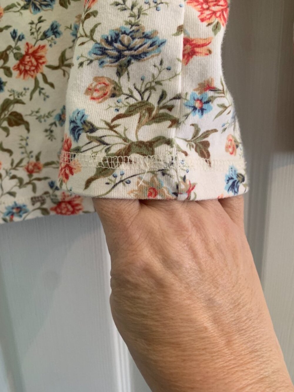 Liz Claiborne Medium Long Sleeve Floral Tee Shirt - Picture 7 of 10